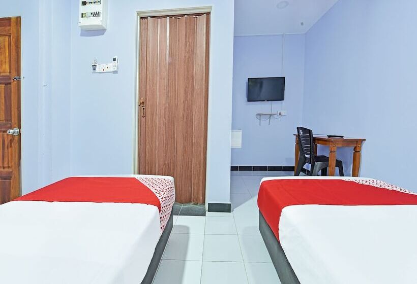 هتل Oyo 90660 Rayyans Roomstay