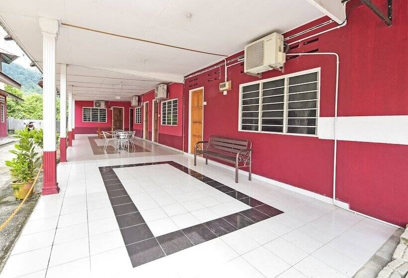 هتل Oyo 90660 Rayyans Roomstay