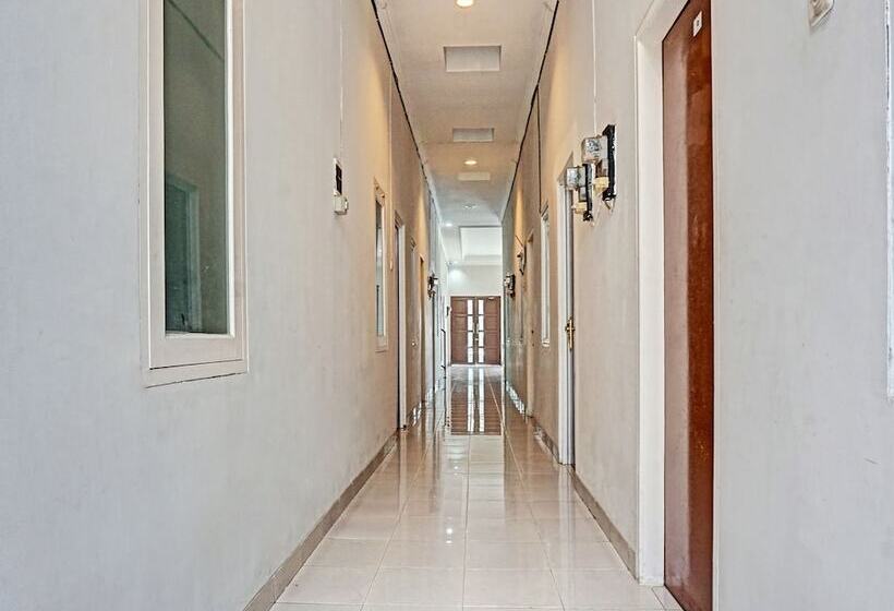 هتل Oyo 91849 Karawaci Taman Permata 5