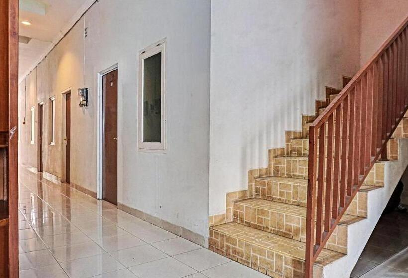 هتل Oyo 91849 Karawaci Taman Permata 5