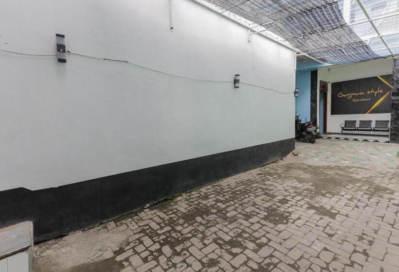 هتل Reddoorz Near Mayapada Hospital Surabaya
