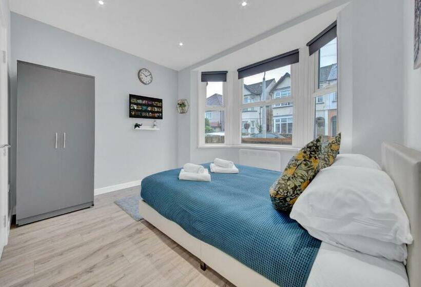 Пансион Private Luxury Suite Next To Heathrow Direct Train To Paddington 1
