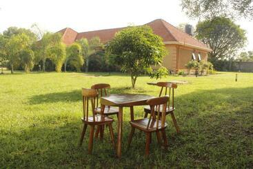 پانسیون Terezina Guest House And Holiday Home Pakwach Uganda