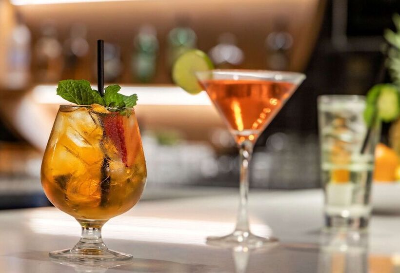 Cambria Hotel Savannah Downtown Historic District