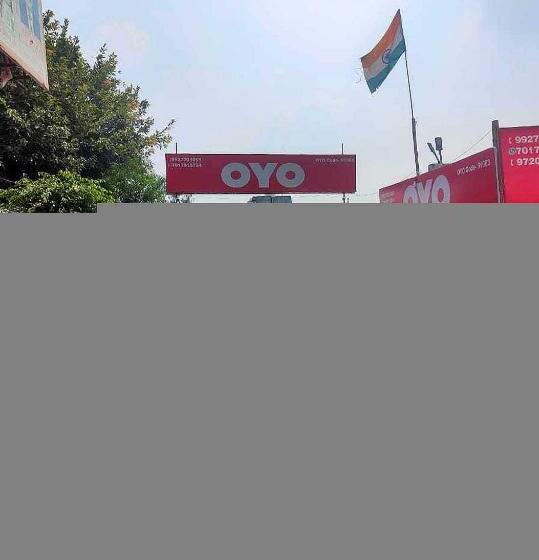 ホテル Oyo 70136 Vrinda Inn