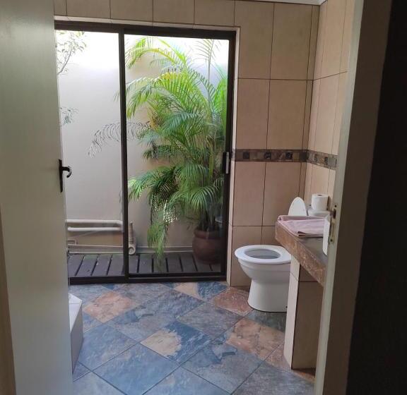 پانسیون Crayfish Creek Guest House