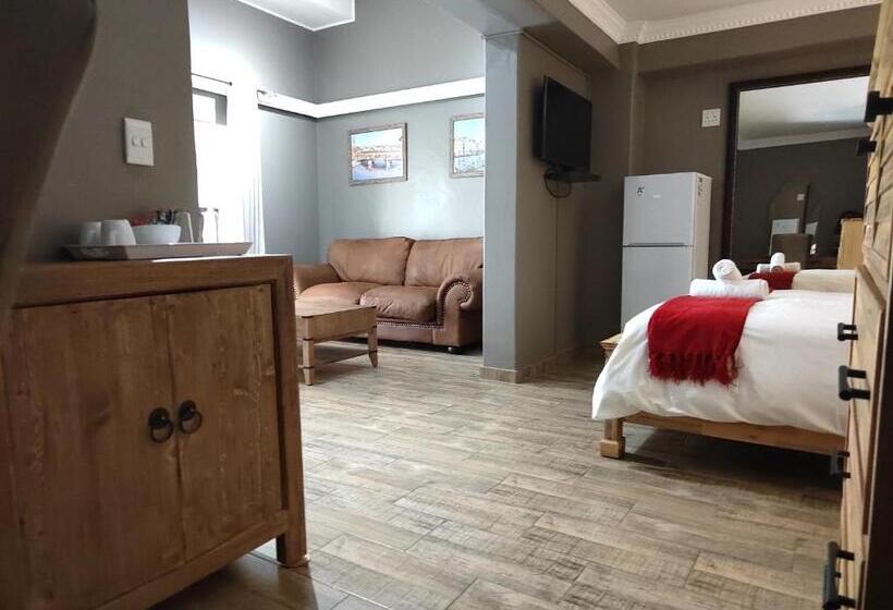پانسیون Crayfish Creek Guest House