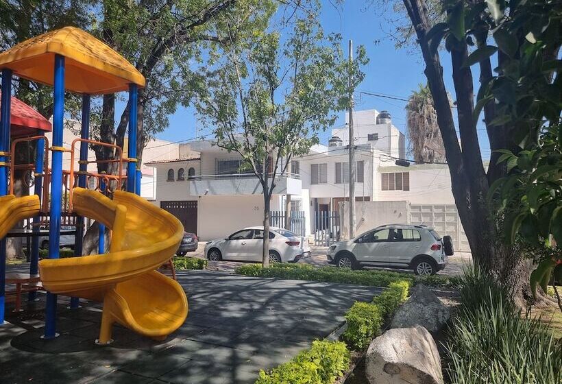 پانسیون Residencia Ximatario