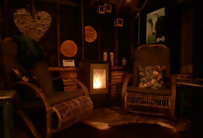 مبيت وإفطار Bed & Brochje By ús Thús