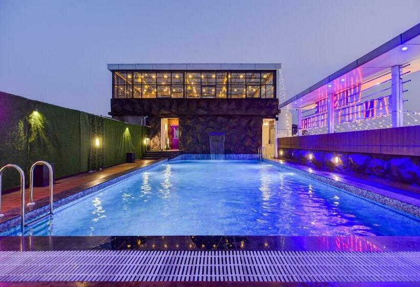 هتل Treebo Winsome Banquet And Resort