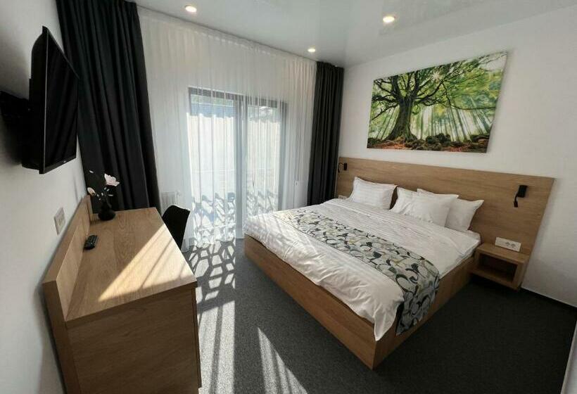 פנסיון Helios Boutique