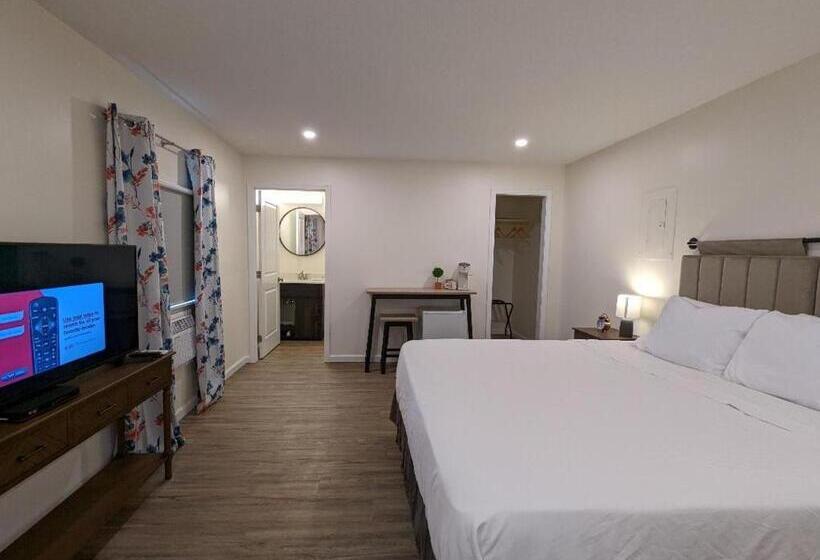 The Honey Bee Motel