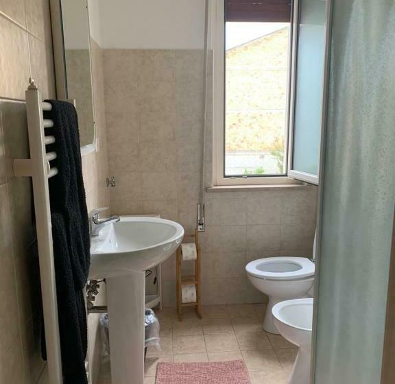 Bed and Breakfast Beachhouse Pineto Zona Corfu, No Children