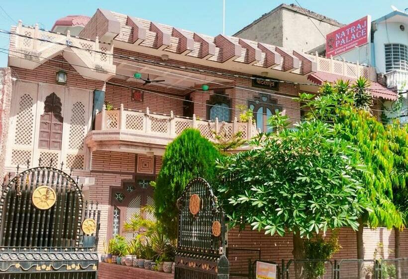 Otel Natraj Palace