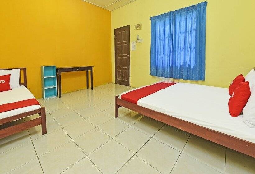 Отель Oyo 90657 D Ambang Resort