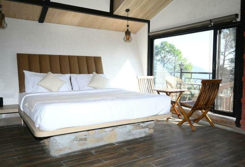 هتل Tatvam Resort