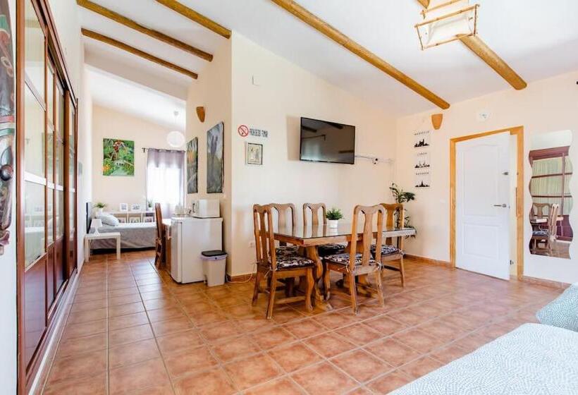 펜션 Apartamento Privado Con Piscina Y Jardin Compartidos