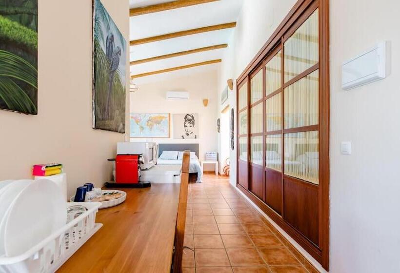 펜션 Apartamento Privado Con Piscina Y Jardin Compartidos