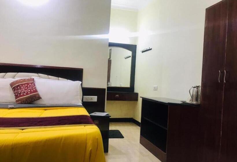 پانسیون Mystique Inn Ooty