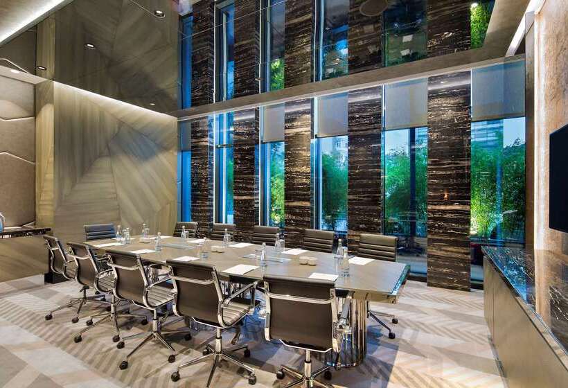 Doubletree By Hilton Hotel Istanbul   Piyalepasa