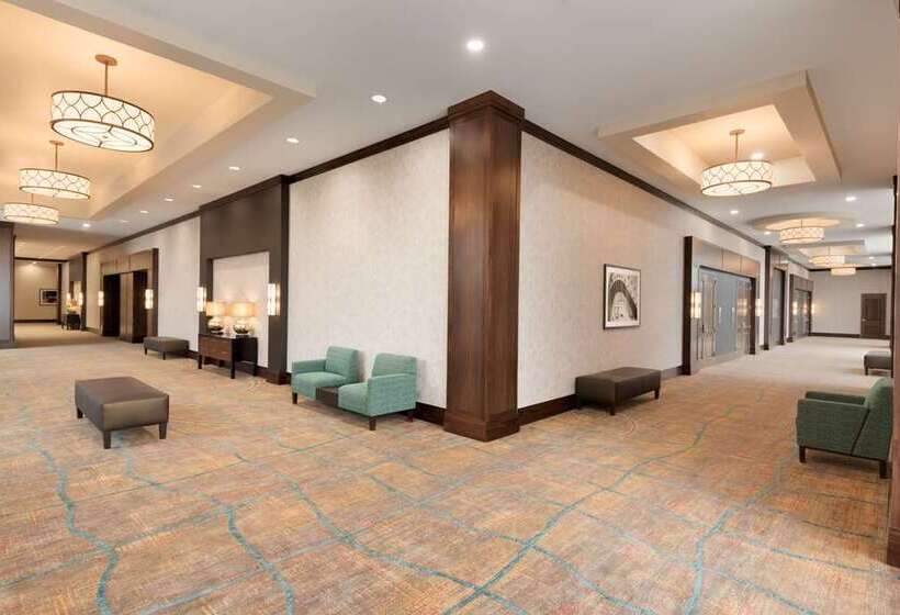 ホテル Embassy Suites By Hilton Chicago Naperville