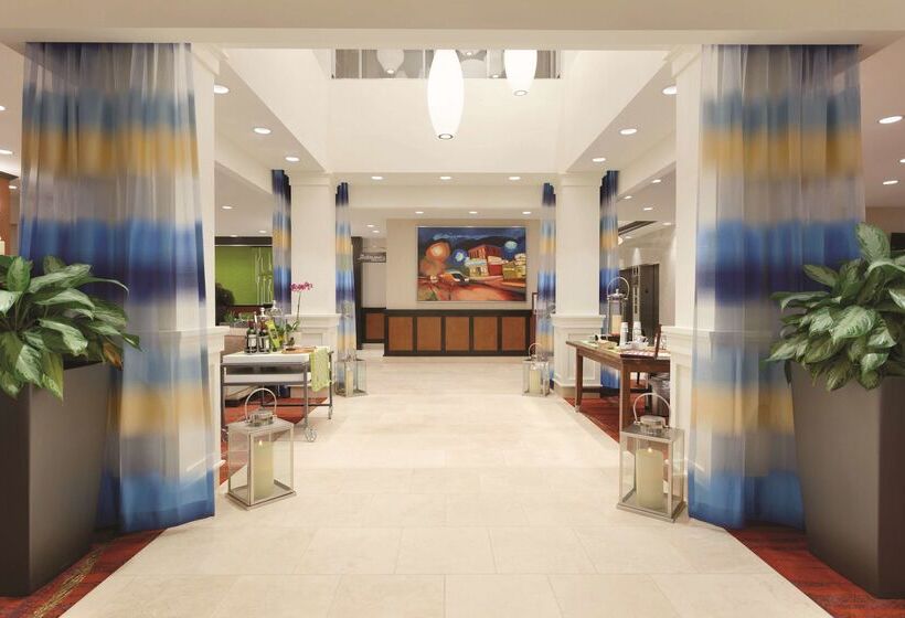 Отель Hilton Garden Inn Falls Church