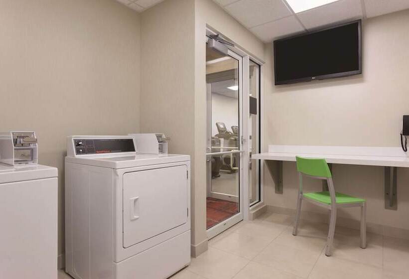 Отель Hilton Garden Inn Falls Church