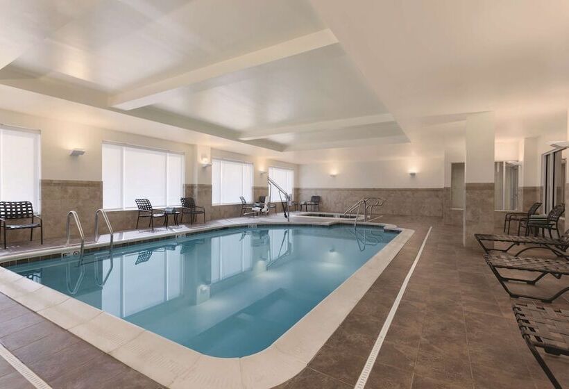 Отель Hilton Garden Inn Falls Church