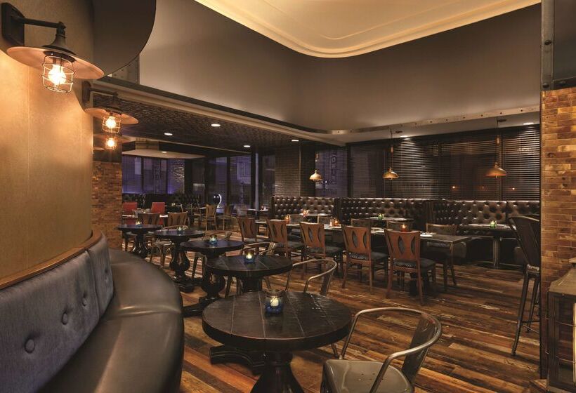 هتل Hilton Garden Inn Rochester Downtown, Ny