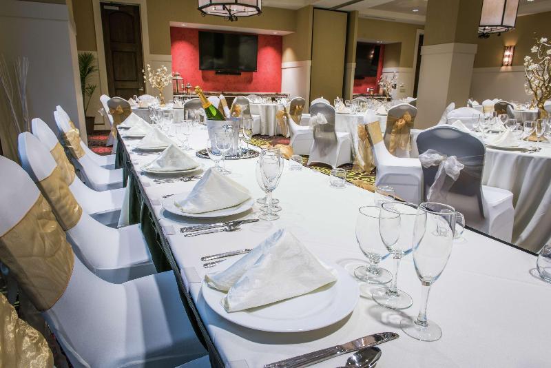 هتل Hilton Garden Inn Rochester Downtown, Ny