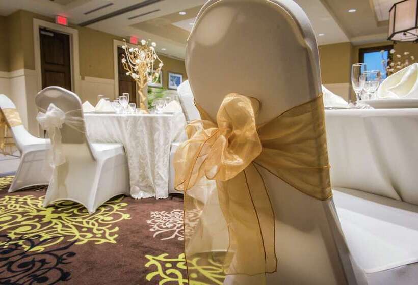 هتل Hilton Garden Inn Rochester Downtown, Ny