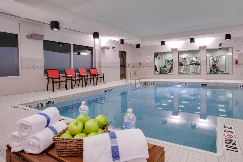هتل Holiday Inn Express & Suites Ottawa East Orleans, An Ihg