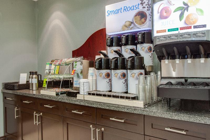 هتل Holiday Inn Express & Suites Ottawa East Orleans, An Ihg
