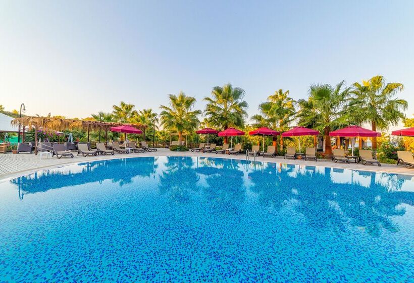 هتل Justiniano Deluxe Resort