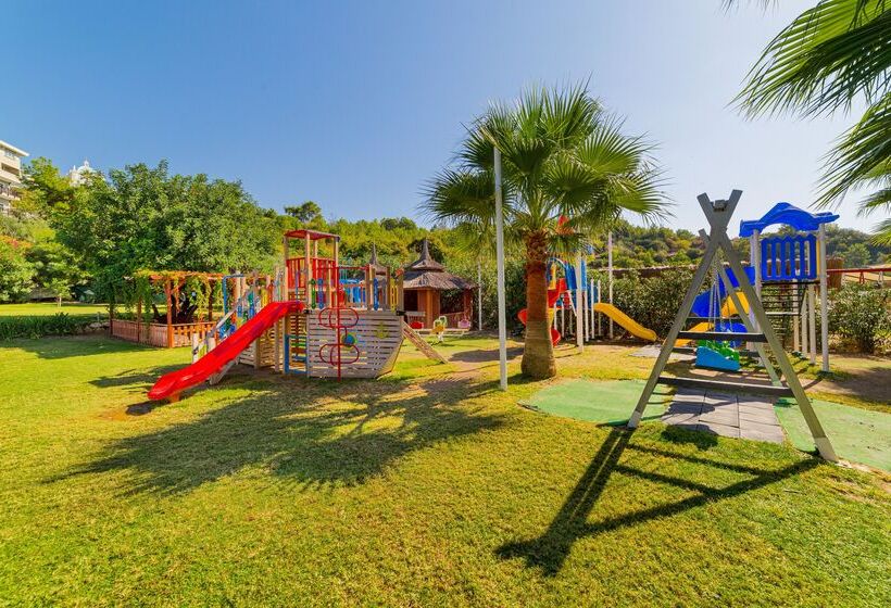 هتل Justiniano Deluxe Resort