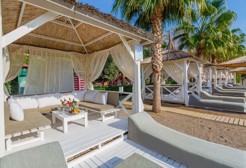 هتل Justiniano Deluxe Resort