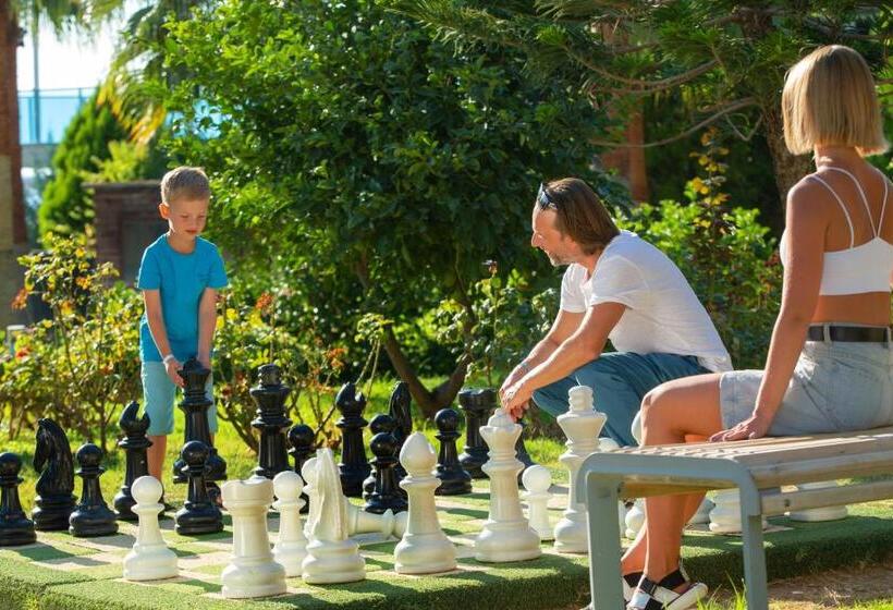 هتل Justiniano Deluxe Resort