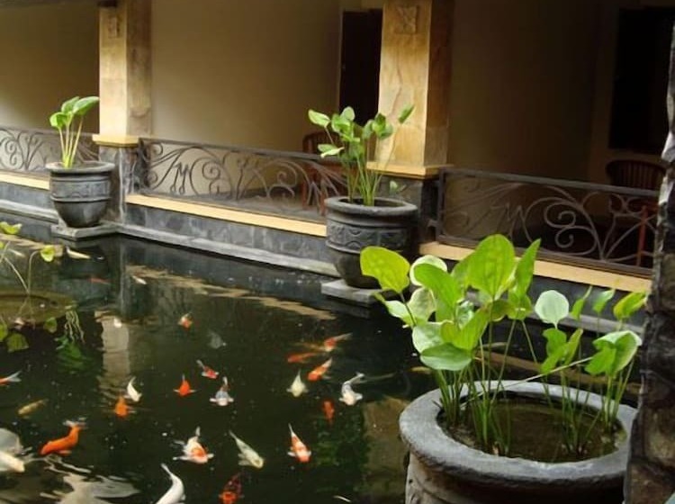 هتل Lotus Garden
