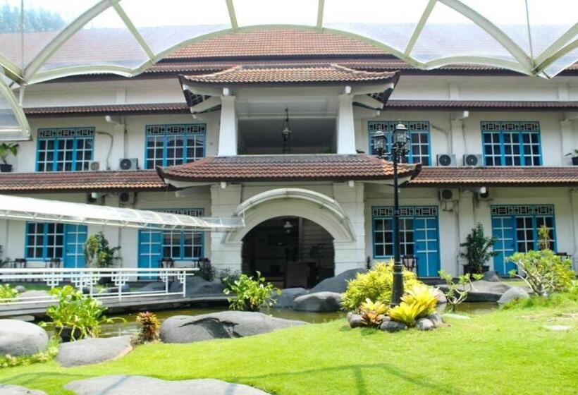هتل Merdeka Kediri