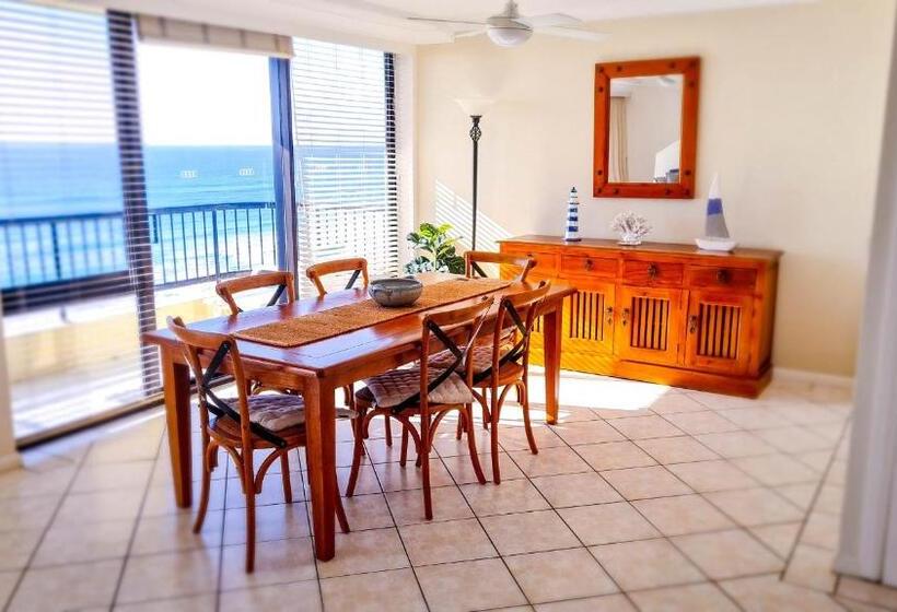 هتل Pelican Sands Beach Resort