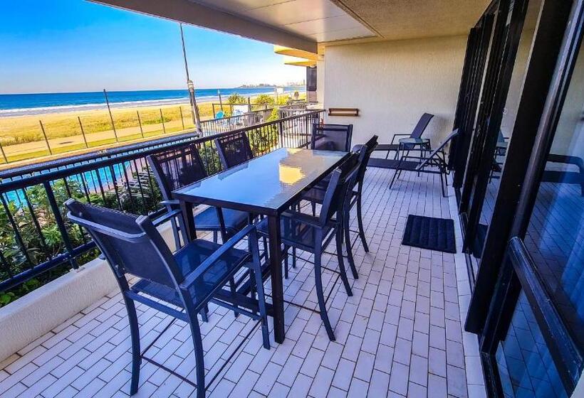 هتل Pelican Sands Beach Resort