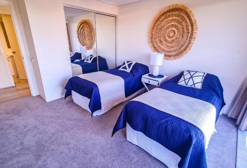 هتل Pelican Sands Beach Resort