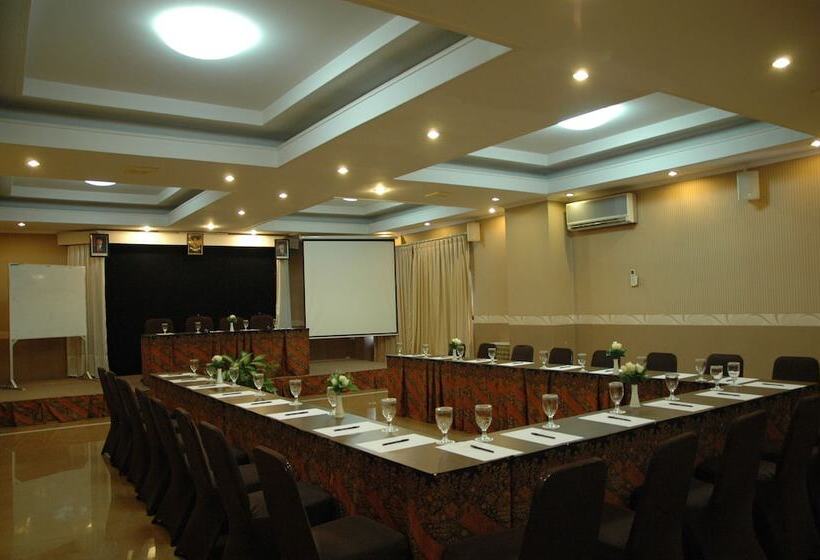 ホテル Riyadi Palace