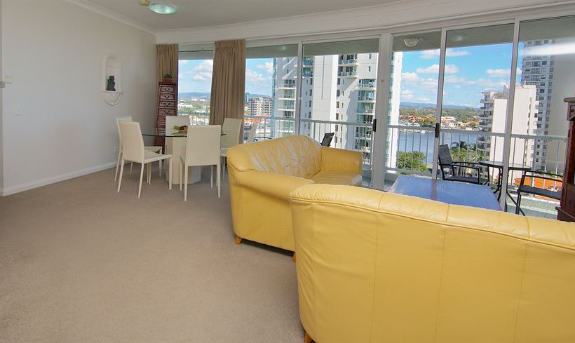 هتل Surfers Mayfair Apartments