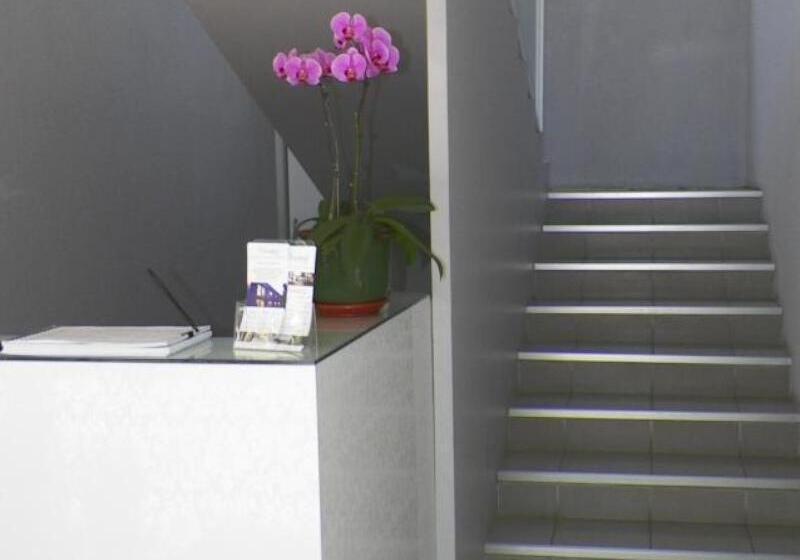 Fotos del hotel Kartipah Guest And Wedding House:  4