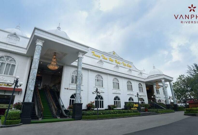 Hotel Van Phat Riverside