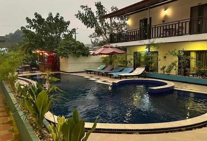 هتل Confetti Garden Resort