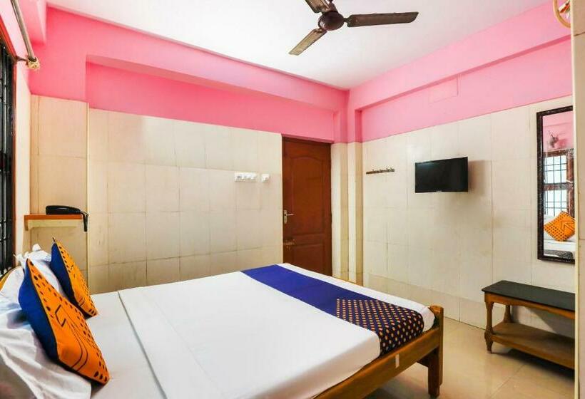 هتل Spot On Grand Residency Near Marina Beach