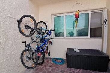 تختخواب و صبحانه Casa Dahlia