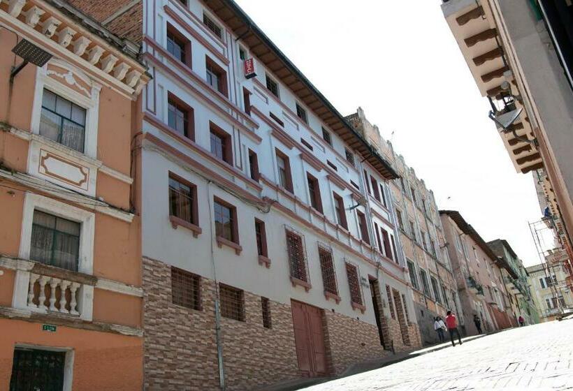 هاستل Hostal Carlos Luis
